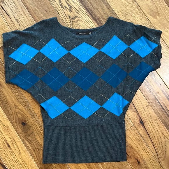 Limited sweater - Picture 1 of 3